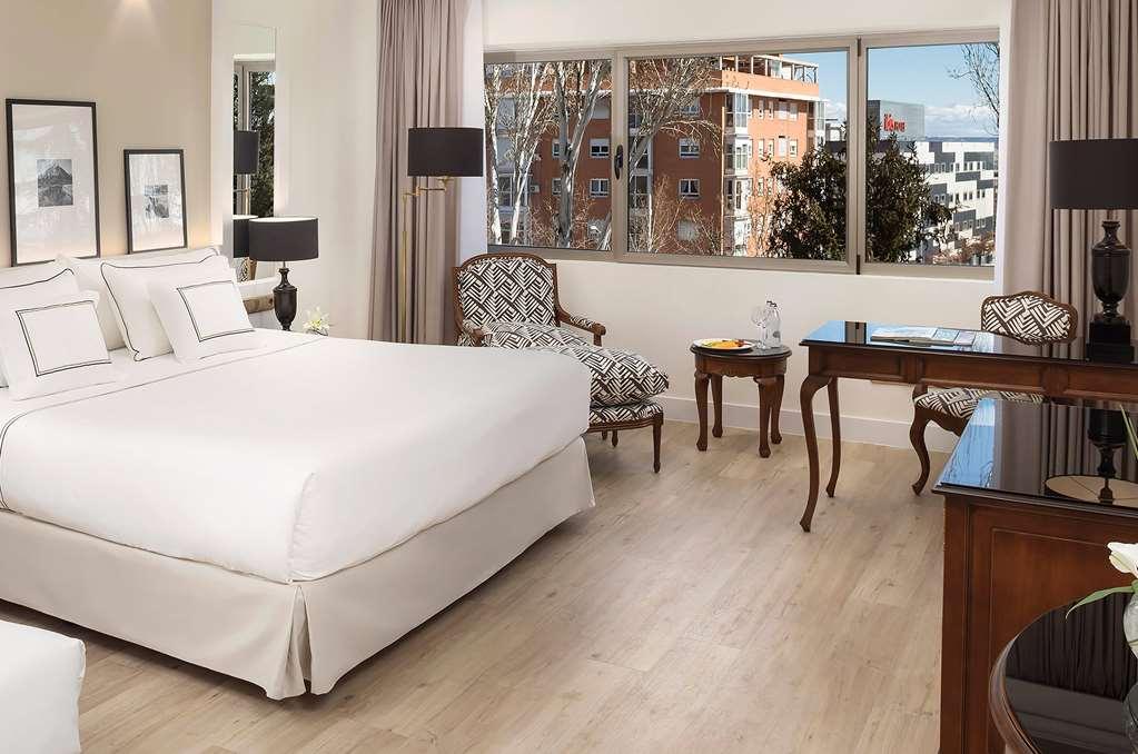Melia Barajas 4*